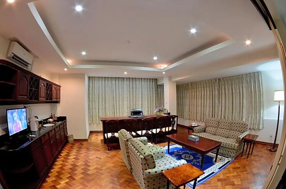 Golden Butterfly Hotel - Chambres