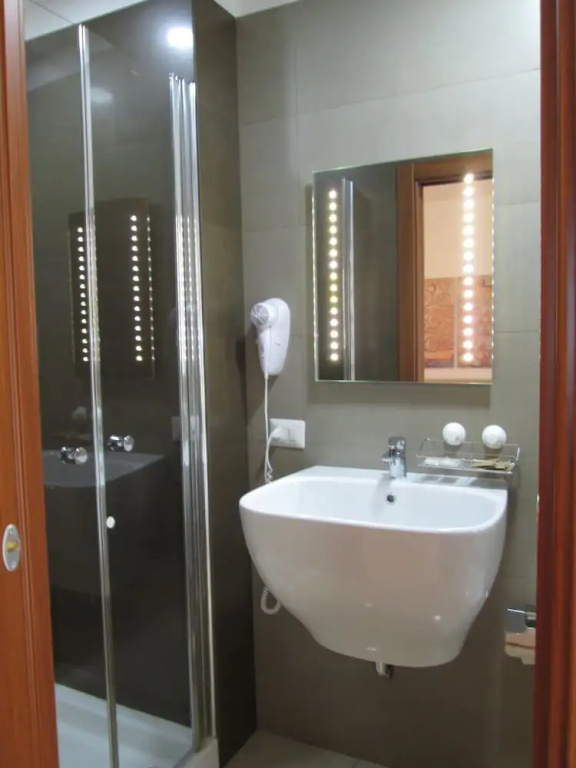 Economy room