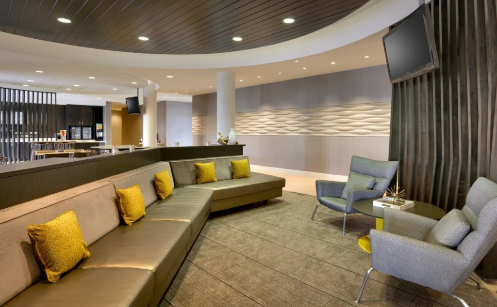 Lobby & Reception