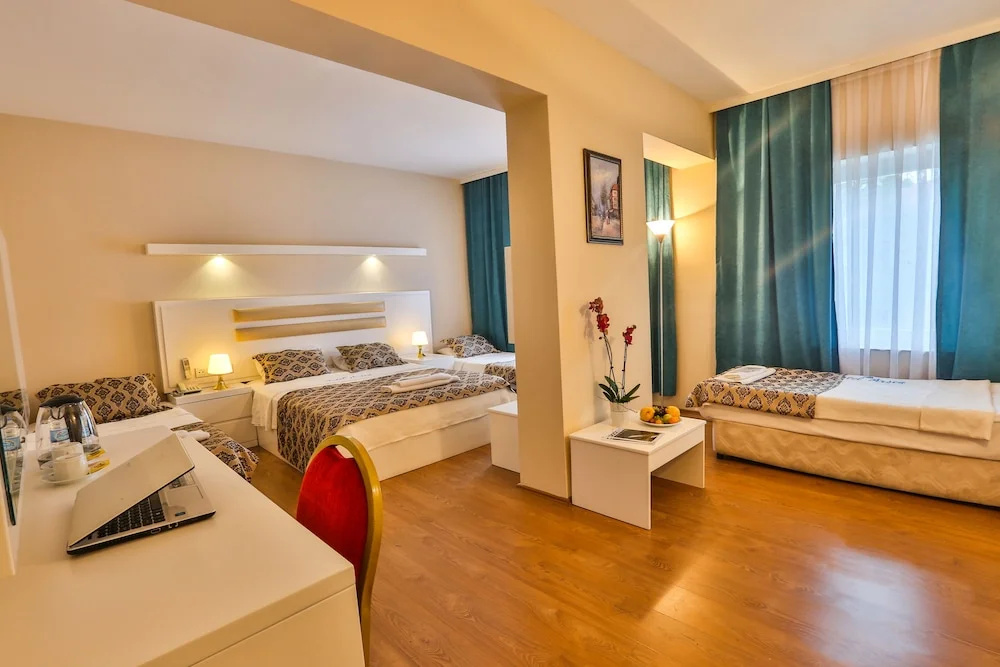 4 Bedrooms Standard Quadruple room