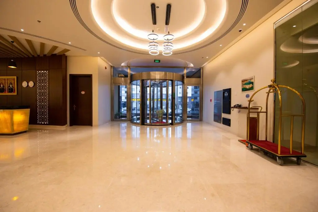 Lobby & Reception