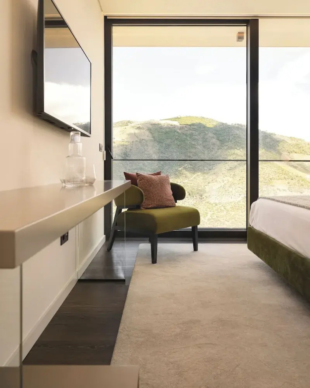 Suite with balcony