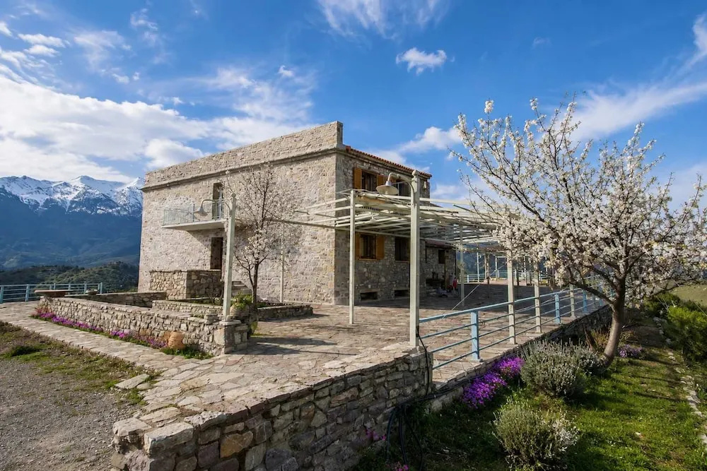 Faris Hotel - Charming Double Room Near Sparta
