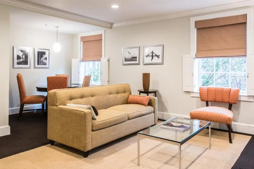 Double Suite (twin beds)