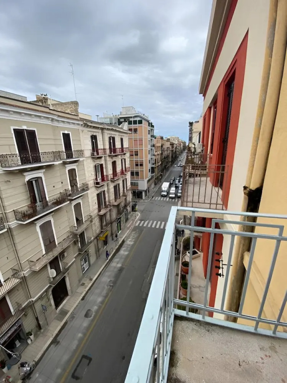 Bari LandLord 242