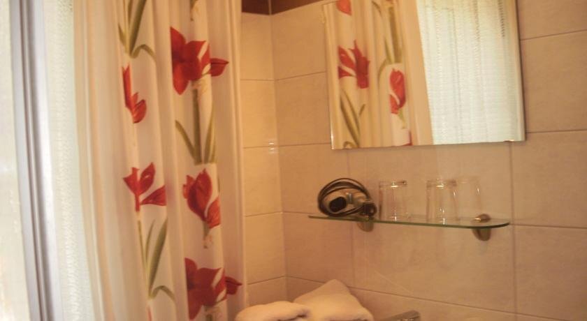 gallery_image_hidden_18