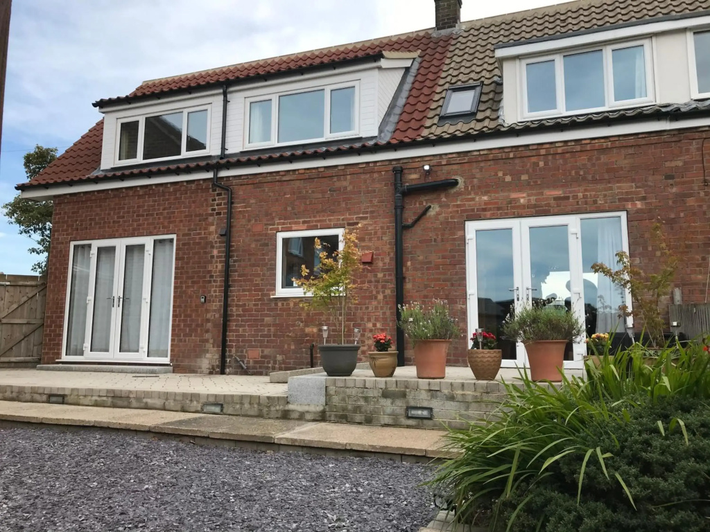Rugby Field Cottage Whitby with off-street parking