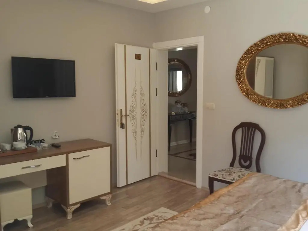 Deluxe Double room with balcony (full double bed)