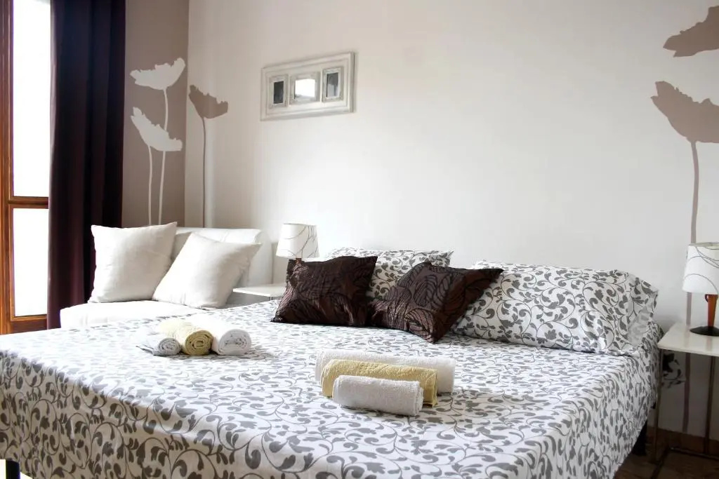Double room (full double bed)