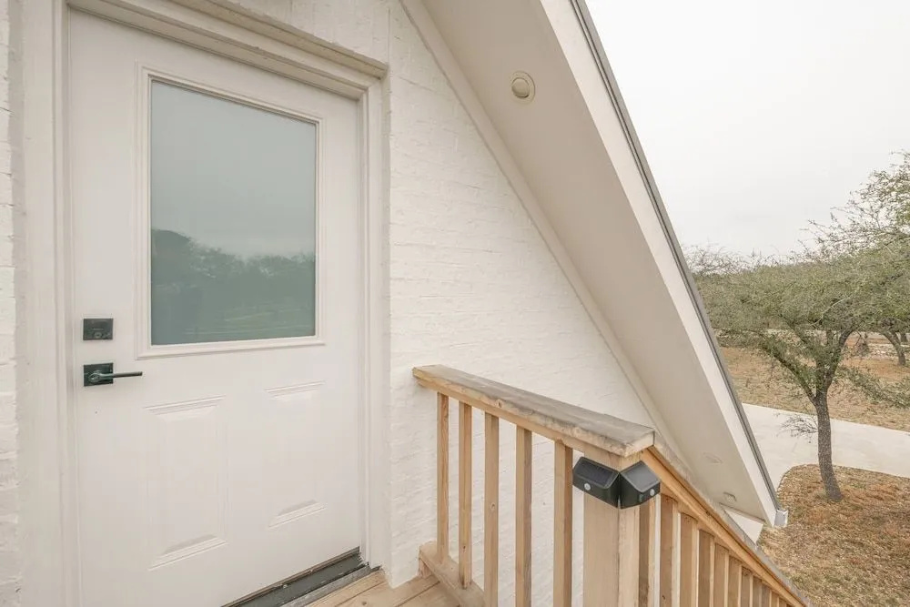 Scarlet Ridge Retreat - Near Wineries & DT Austin!