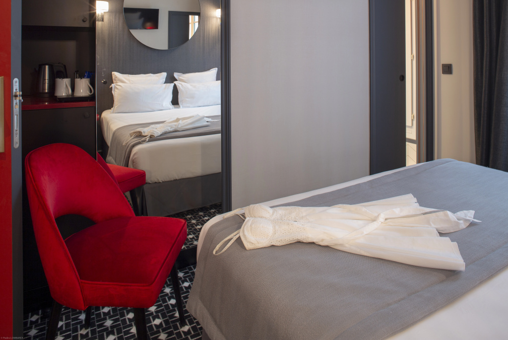 Отель Lenox Montparnasse Hotel в Париже