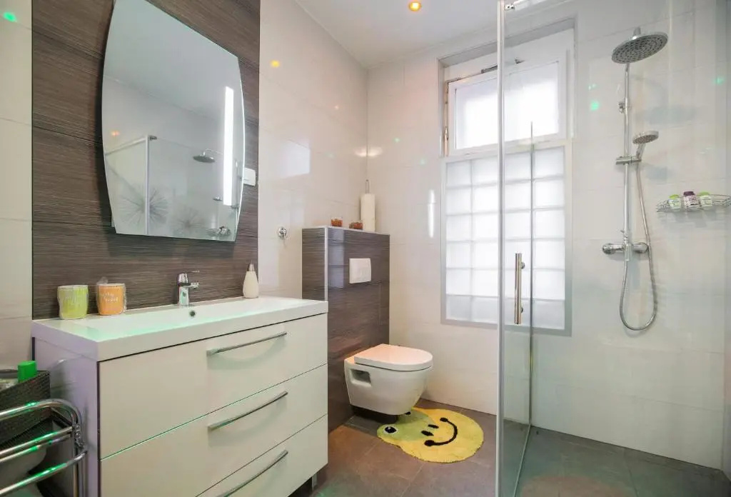 1 Bedroom Double Apartment (full double bed)