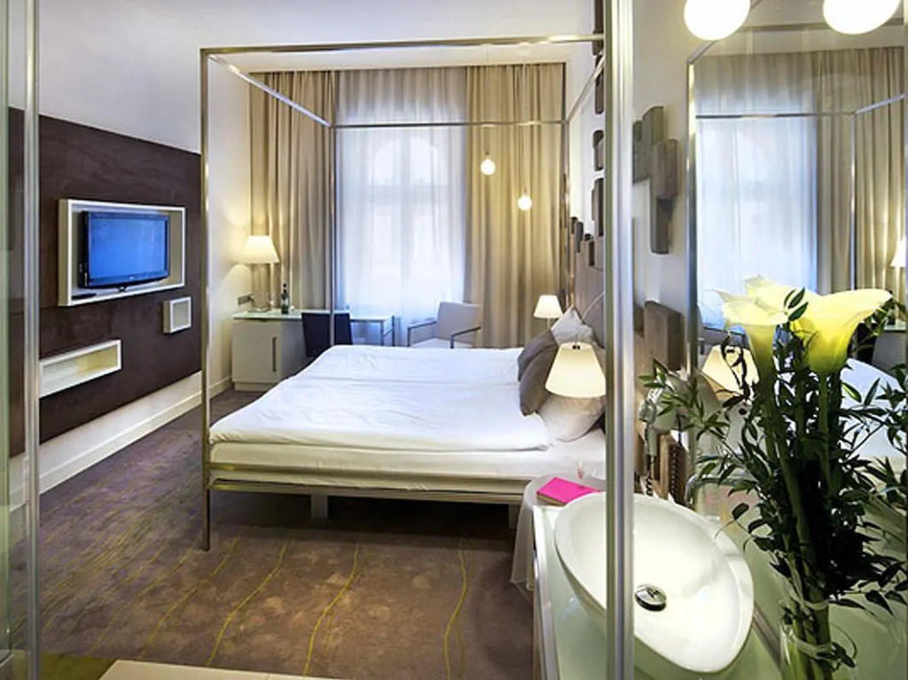 Executive Double room (full double bed)