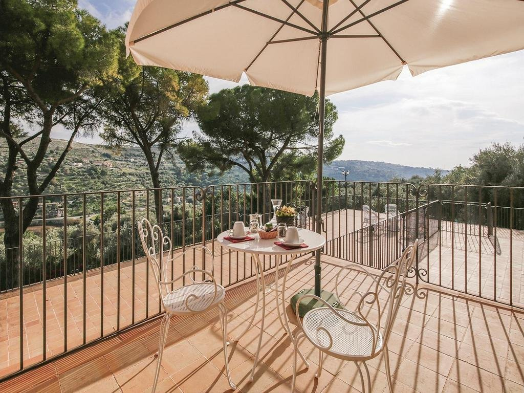 Balcony & Terrace
