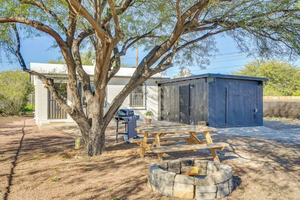 4 Mi to Dtwn & Gem Show! Pet-friendly Tucson Home