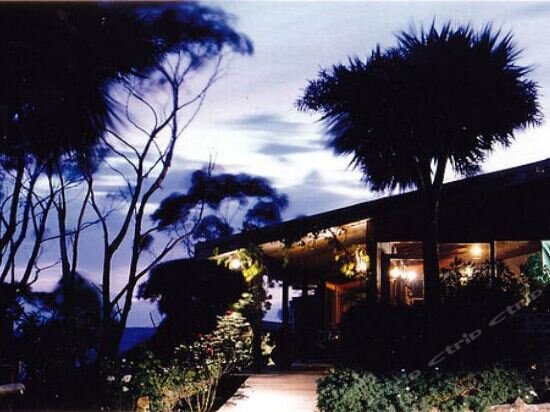 Chris's Beacon Point Restaurant & Villas Accommodation image