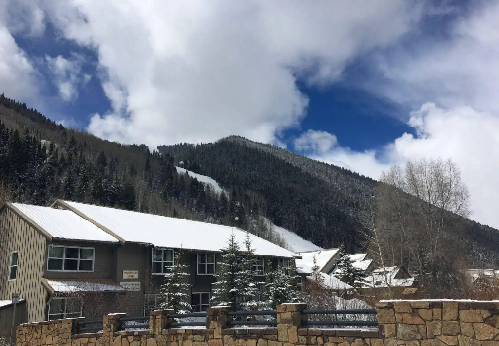 Mountainside Inn