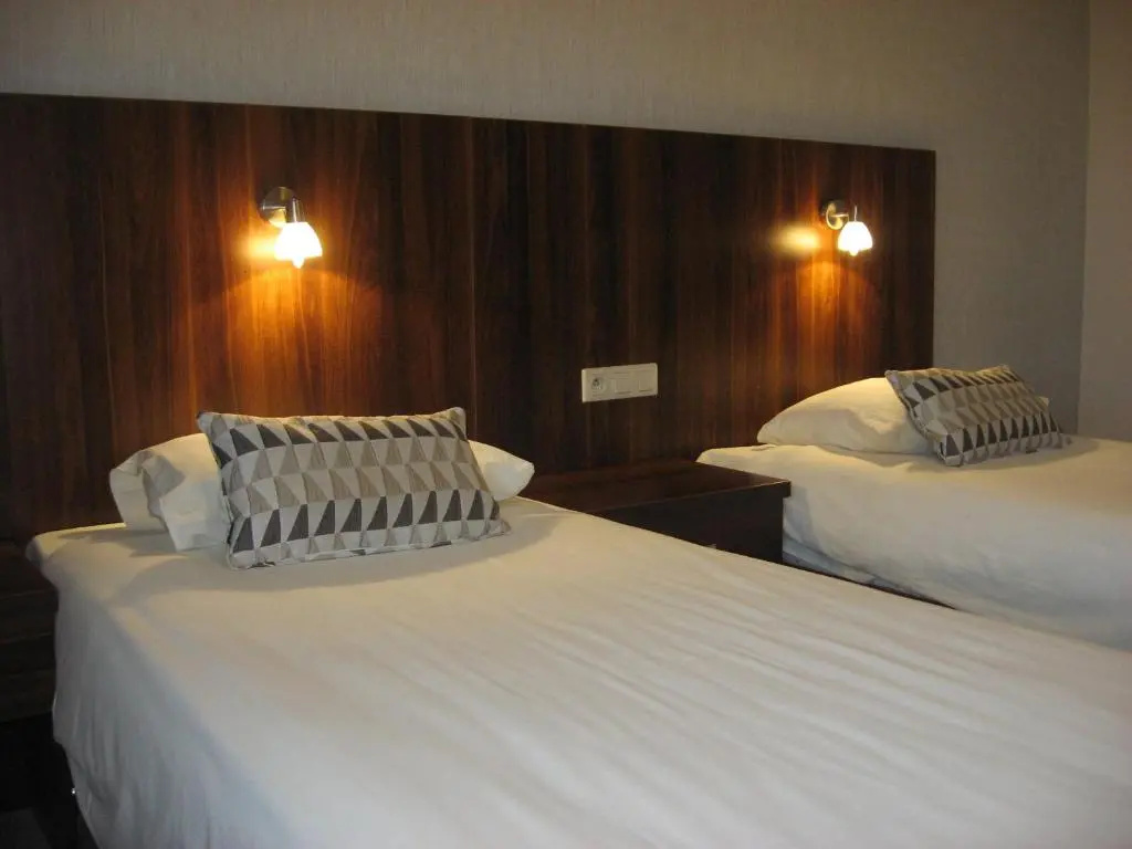 Classic Double room (full double bed)