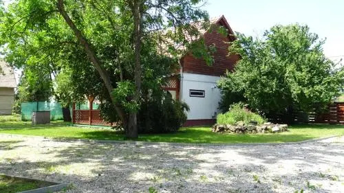 Yewlake Vendégház - фото 3