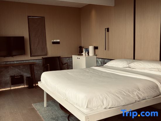Standard Double room with view (full double bed)
