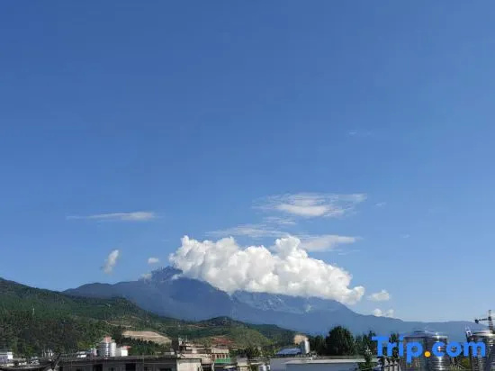 Xi’an · Serene | Natural Golden Sunrise Mountain Resort in Lijiang