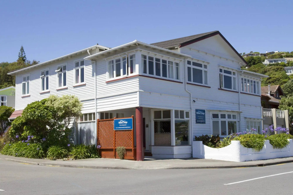 Moana Lodge - Guest House
