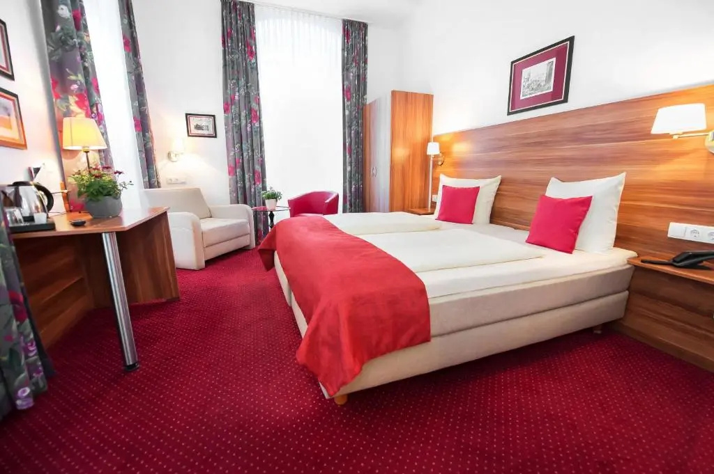 Standard Double room (full double bed)