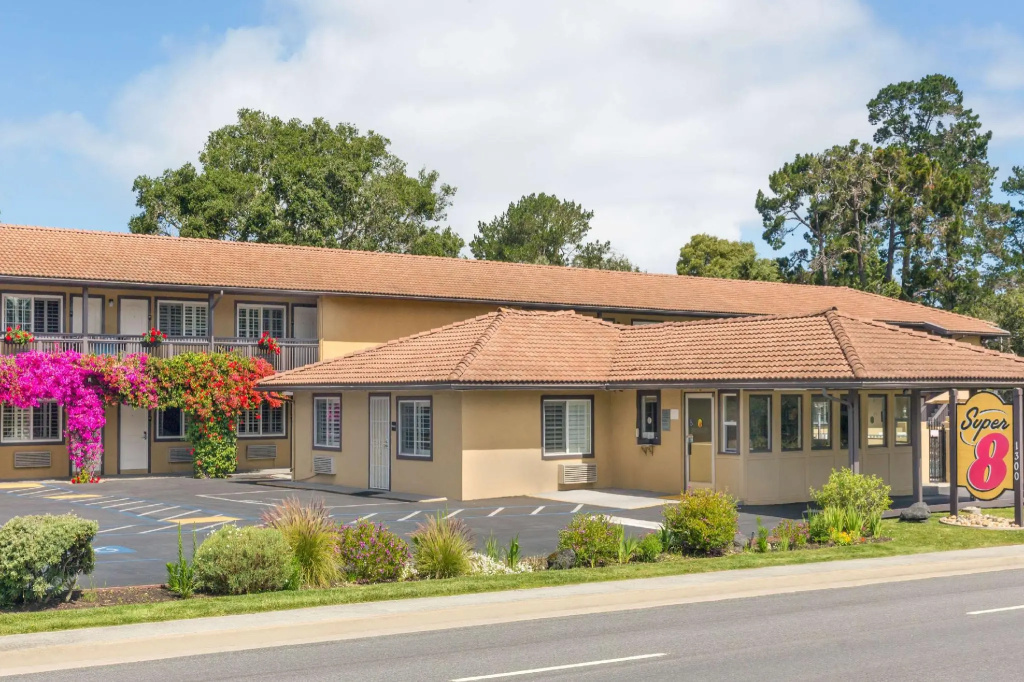 Aura Inn Monterey - Chambres