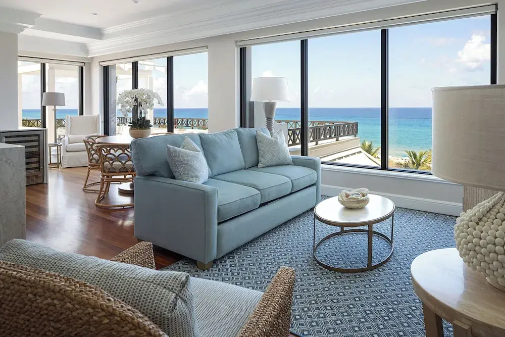 2 Bedrooms Suite oceanfront