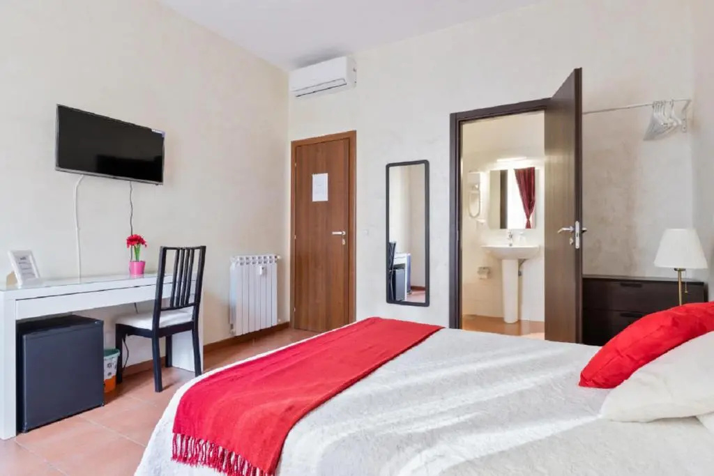 Standard Double room (full double bed)