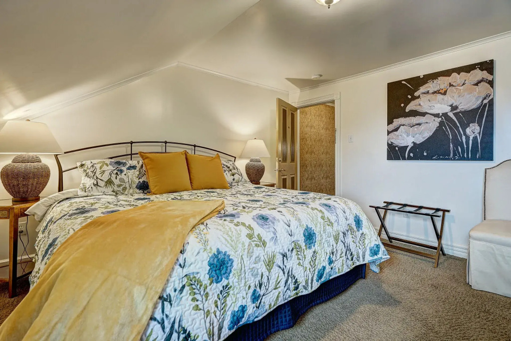 Inn by the Bay by null