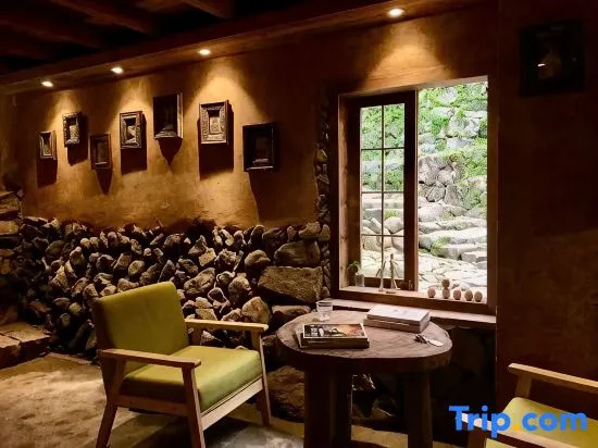 Baiyin Valley·16 Chambers in Lishui