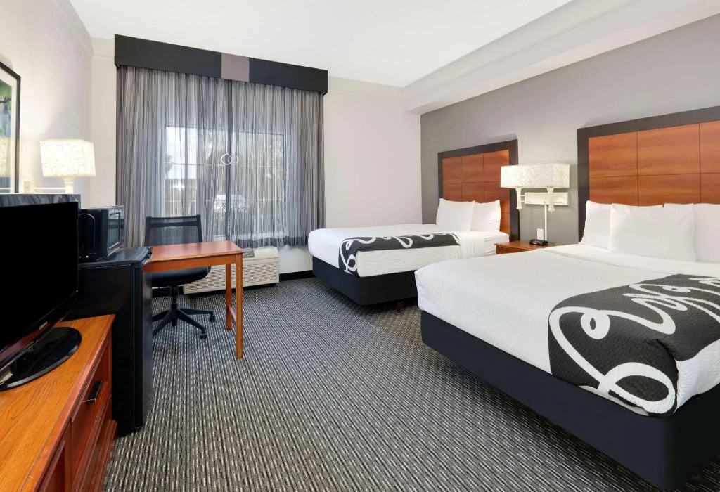 La Quinta Inn & Suites by Wyndham Dallas North Central - Chambres