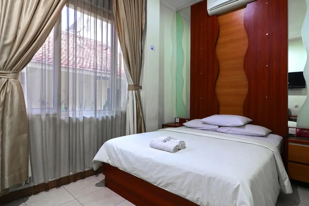 ZEN Rooms Cihampelas