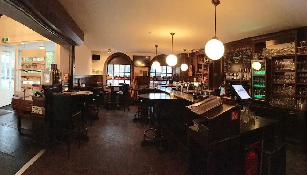 Bar-Bistro-Hotel DOK - Général
