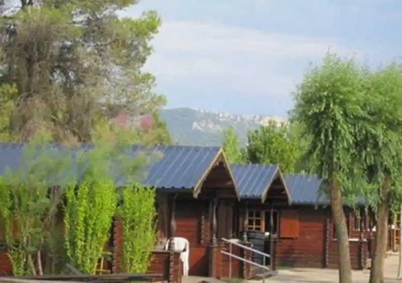 Ligüerre Enoturismo Camping & Bungalows