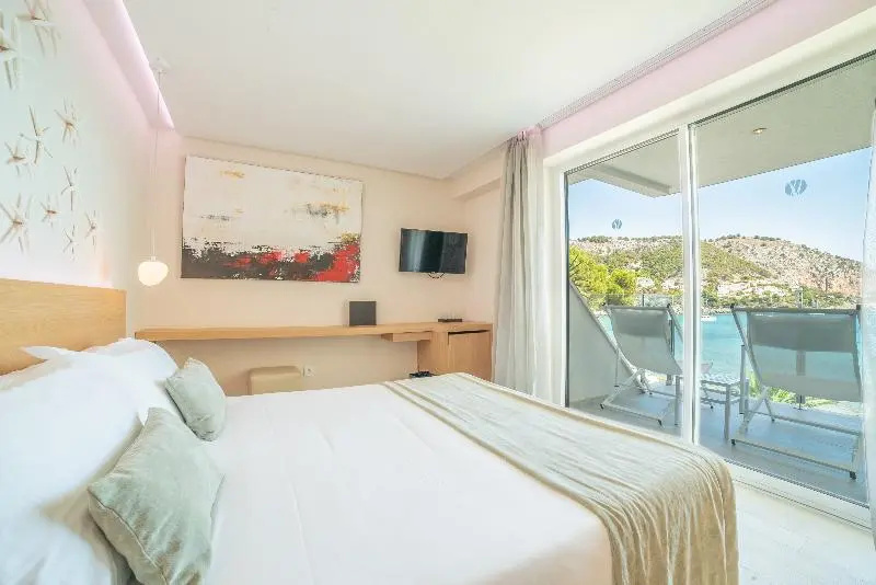 Double room with sea view (full double bed)