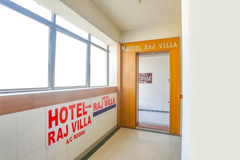Fabhotel Raj Villa