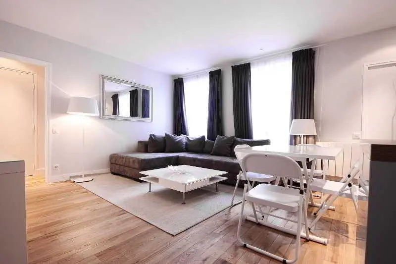 2 Bedrooms Apartment