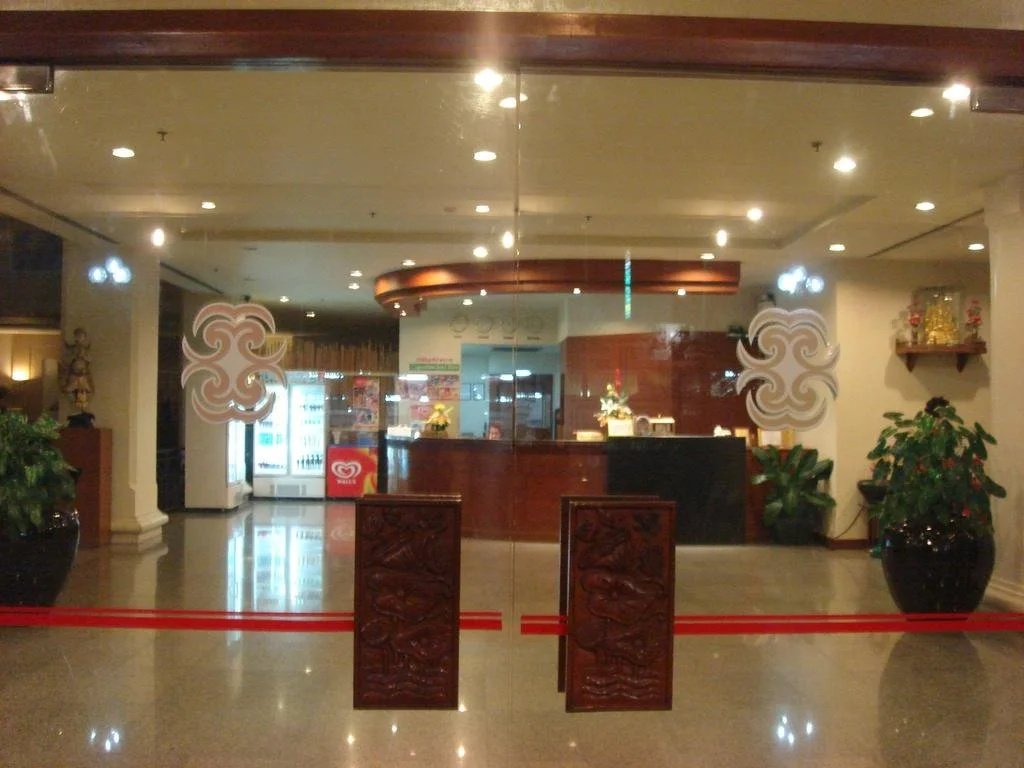 Manhattan Hotel Pathumthani