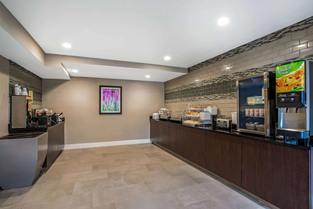 La Quinta Inn & Suites by Wyndham Hartford - Bradley Airport - Général