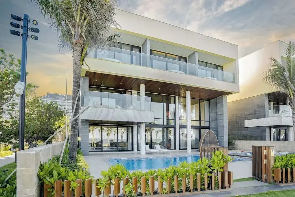 Beachfront Luxury Villa: Your Private Paradise