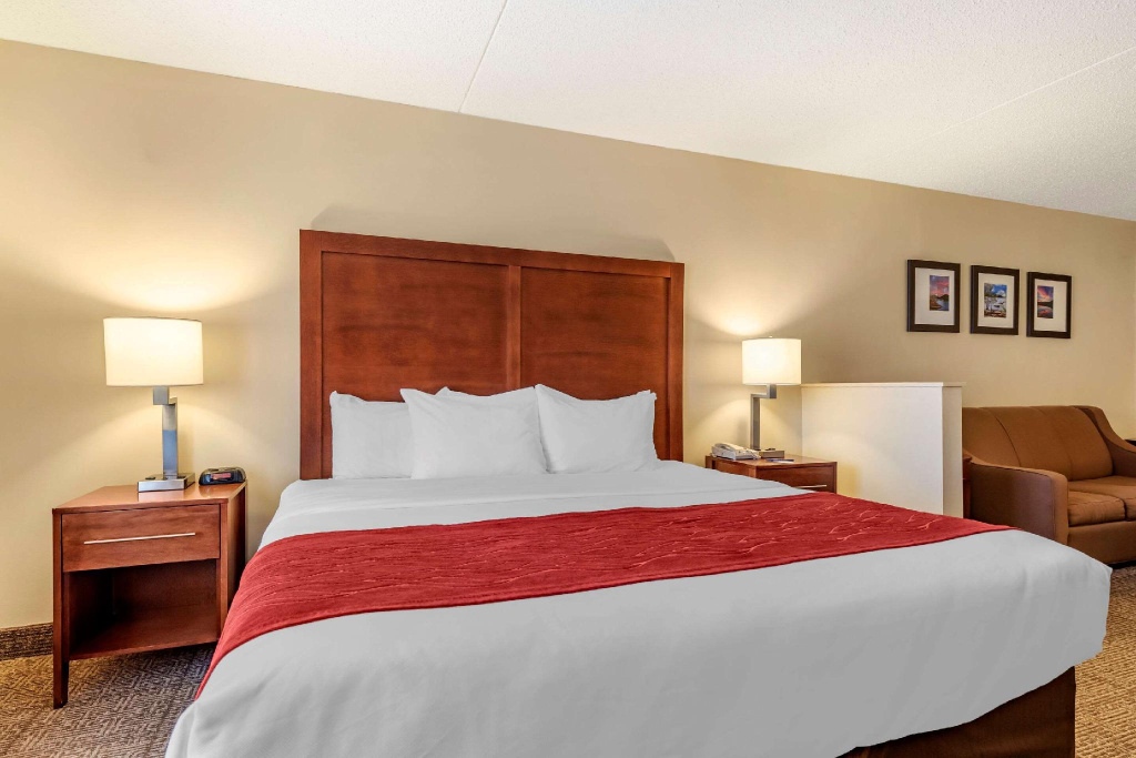 Double Suite (full double bed)