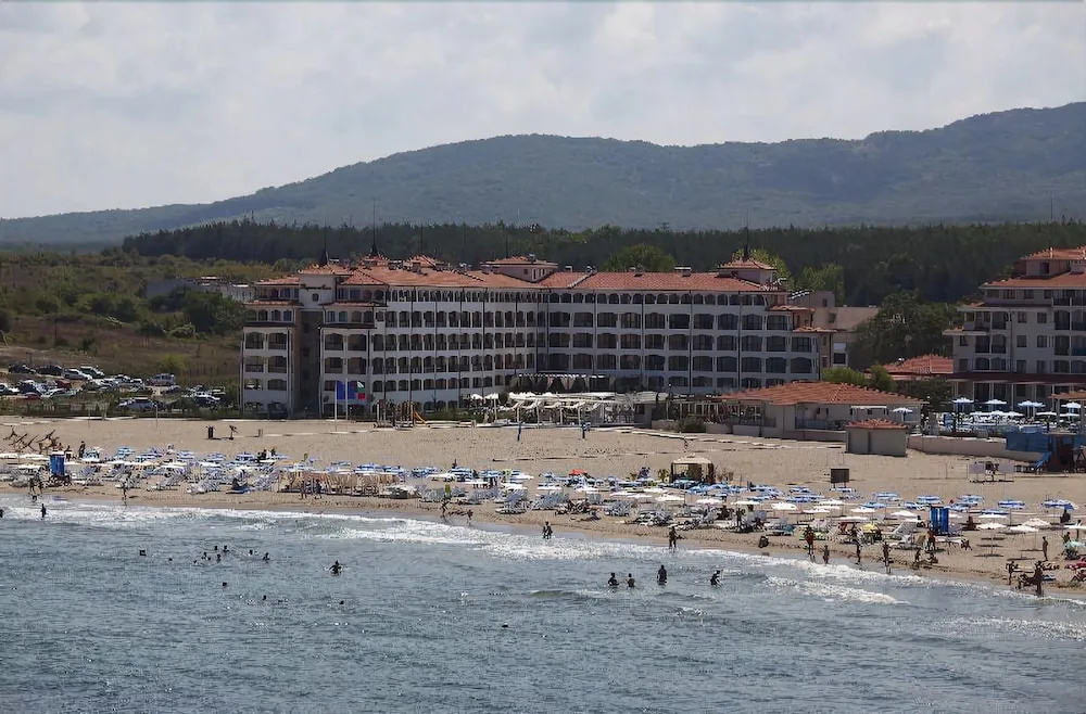 Beach & Waterfront