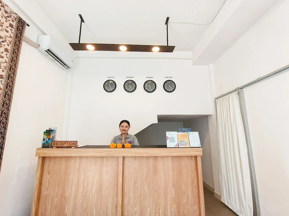 Lobby & Reception
