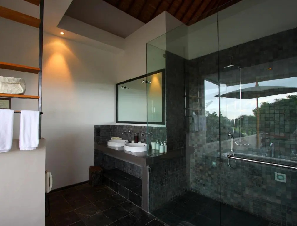 Double Villa with balcony (twin beds)