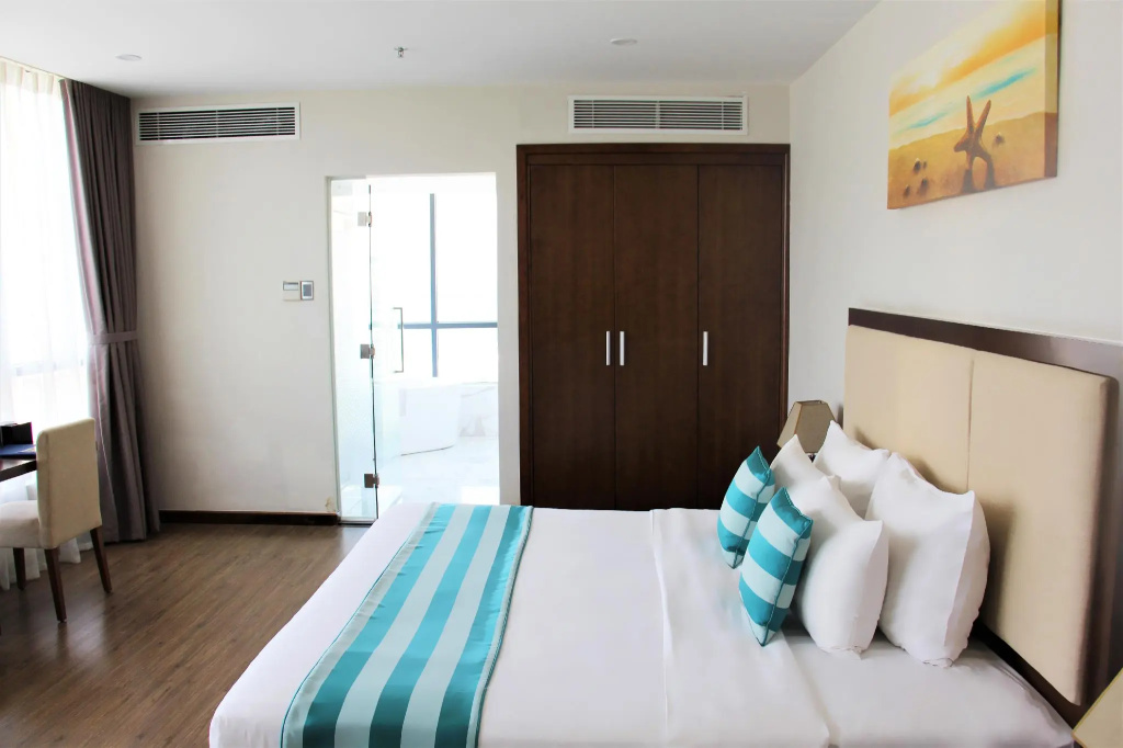 Deluxe Double room (full double bed)