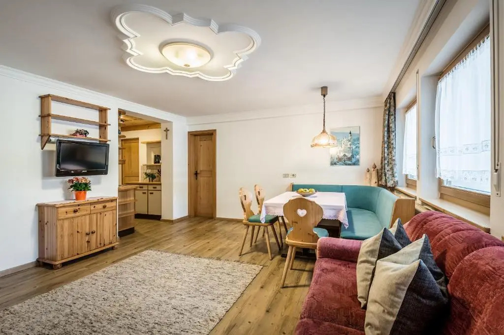 2 Bedrooms Apartment