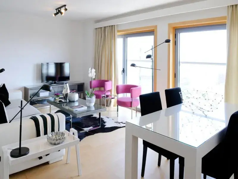 2 Bedrooms Apartment with view