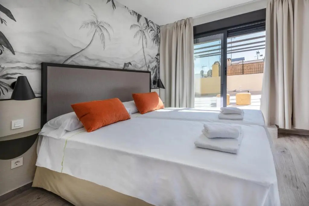 1 Bedroom Deluxe Apartment